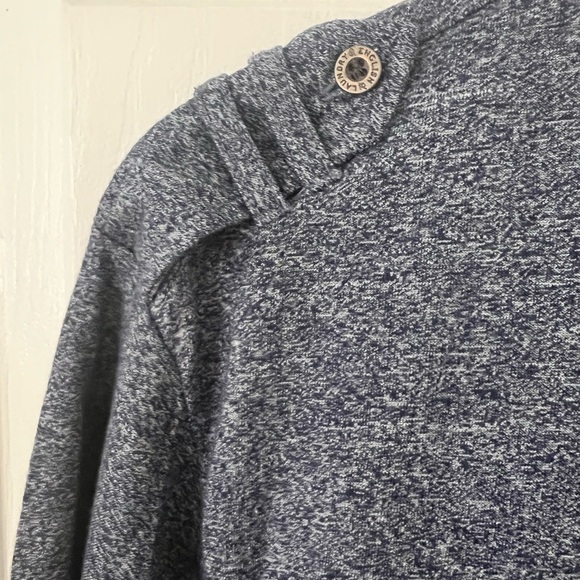 Men’s size, large lions, crest by English laundry,  short sleeve decorative TEE - Picture 3 of 3